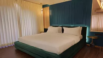 yanuma bedroom in brick mansion villa